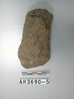 藏品(中型斜刃打製石斧)的圖片
